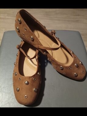 Time and Tru Brown Studded Mary Jane Flats